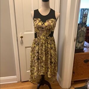 Romeo & Juliet Couture Black and Yellow Asymmetrical High-Low Dress